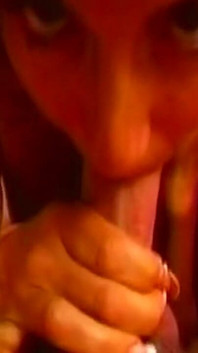 Prima fellatio di una giovane troia con sperma sul viso