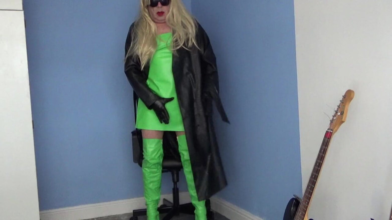 Leather Kirsten: Green และ Black Leather