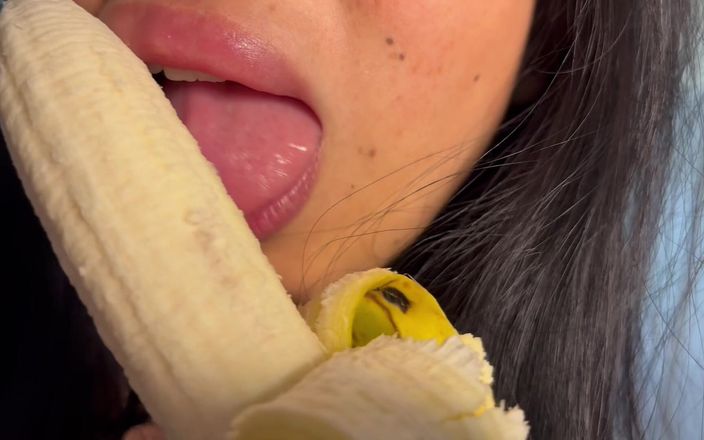 Asmr_mouth: Банан із глибоким заглотом