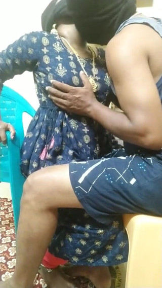 Saranya: Indian wife cheating neighbour boy with audio