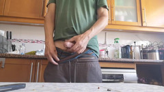 Rafael Torreano: Hete kerel trekt zich af en schiet een grote lading...