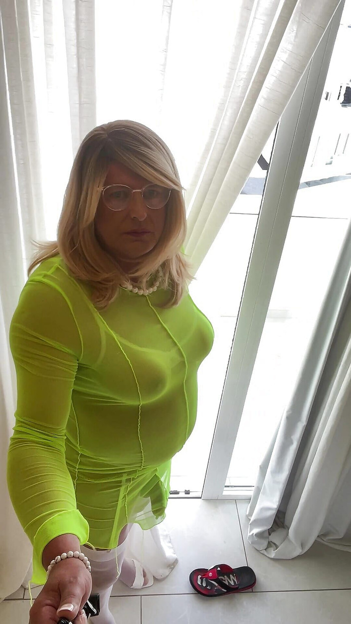 Kellycd2022: Amateur-transvesteur kellycd2022 sexy milf masturbiert den schwanz meines sissy-girl und...