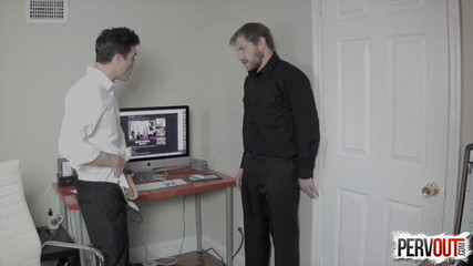 ManUpFilms: Přistižen při honění v práci