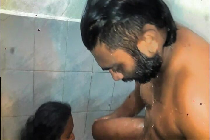 Tina Baby: Stiefmutter in Sri Lanka - Wie Ahe jons das bad