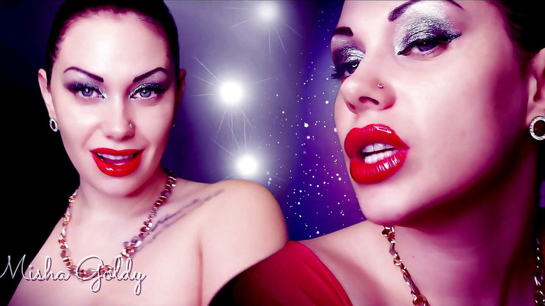 Goddess Misha Goldy: Büyüleyici kırmızı dudaklarım erkek arkadaşımın yarağı üzerinde iyi hissettiriyor! Aldatılan adam...