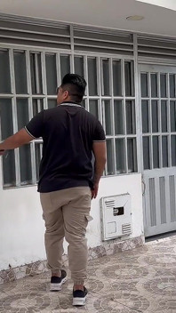 Una Agente Latina Inmobiliaria Follada Durante Una Visita Para Vender Su Propiedad