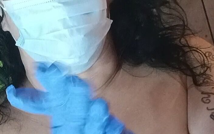 HerculesnVENUS: Cowok sange ini ngentot pantat montoknya pakai sarung tangan sampai...