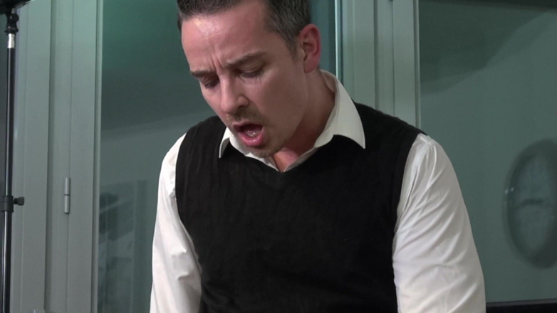 UK Sinners: Ricky Stone đụ Amber Deen thực sự mạnh bạo trên lưng...