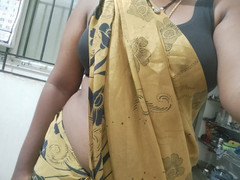 Desi World: Tamil Athai - sprostý příběh