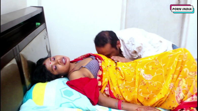 Porn India Studio: Napalona piękna para rucha się ostro