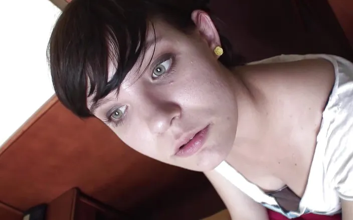 Deutsche XXX Filme: Short Haired German Girl Pleasing Her Shaved Twat with Her...