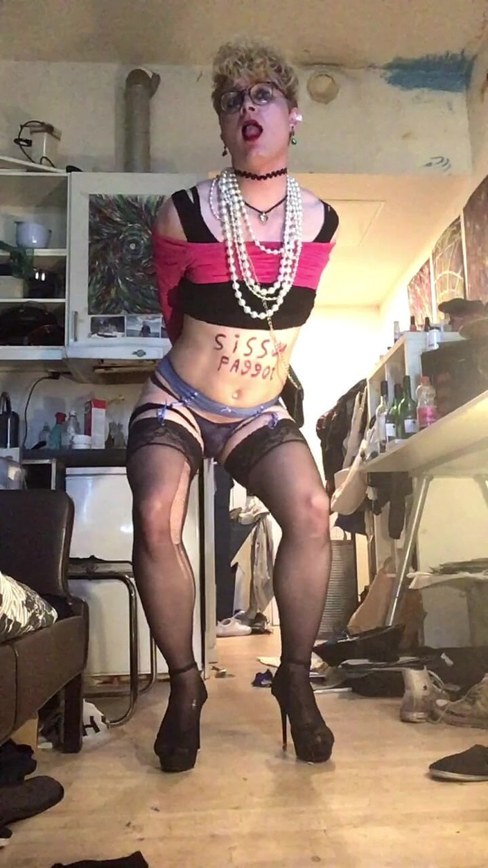 Sissy Cindy Slut: Mariquita divertida