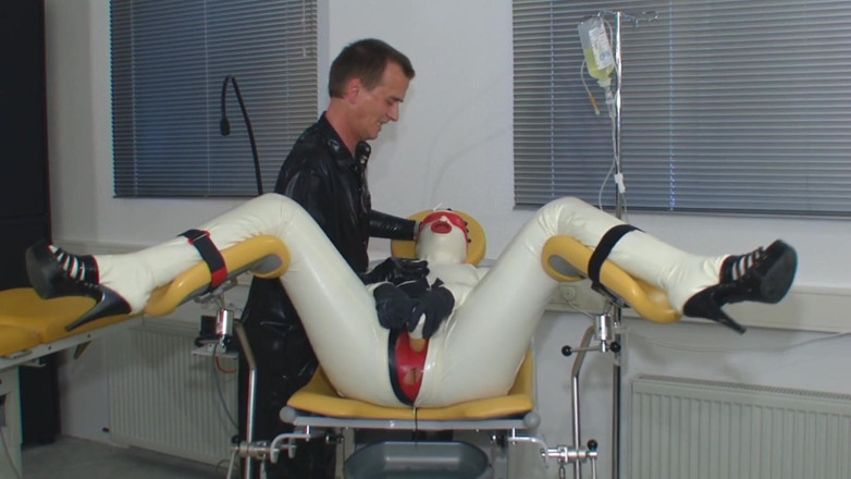 Rubber & Clinic Studio - 1ATOYS: Xtreme piss experience