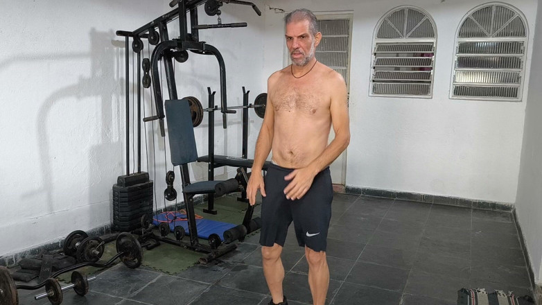 Carmona's father: Let's Train Naked