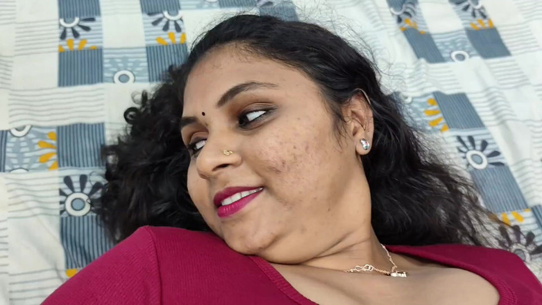 Vaishnavysharunraj: 늙은 남자와 섹스하는 Mallu 핫한 소녀