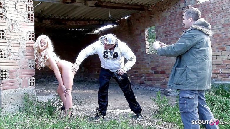 Full porn collection: Stepbrother fucks角質金髪十代のCindyにお尻で屋外キャスティング