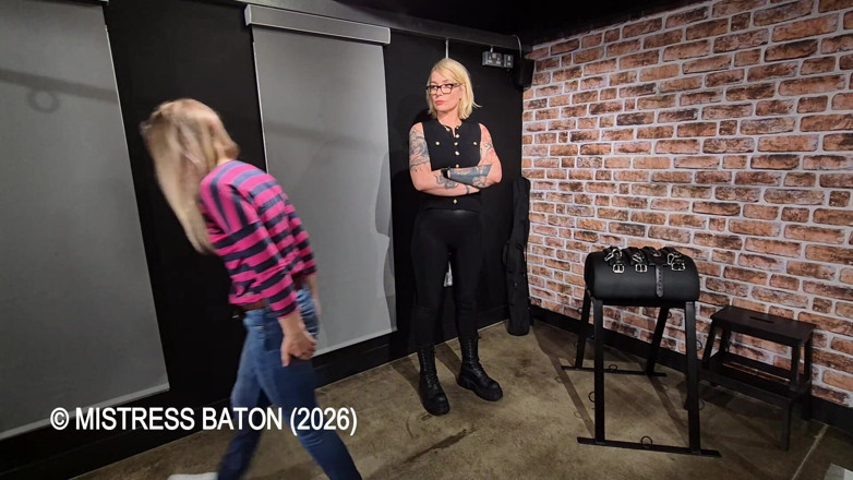MistressBaton: Chupando El Bastón
