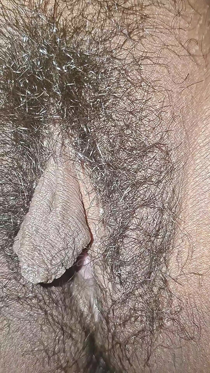 Indian aunty sex: Wanita kampung menunjukkan pepek besarnya