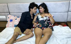Madrasta compartilha cama com enteado