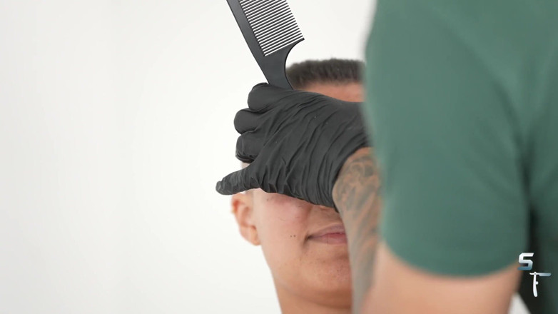 Shave Flix: Kıvırcık Sasha
