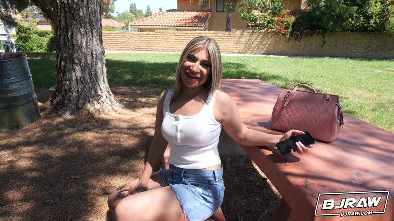 BJ Raw: Mila riceve un frullato