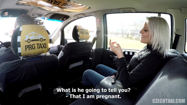Czech Taxi: 巨乳ブロンドのプッシーキャット