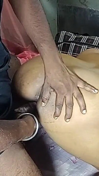 Une bhabhi sexy du village magnifique se fait baiser