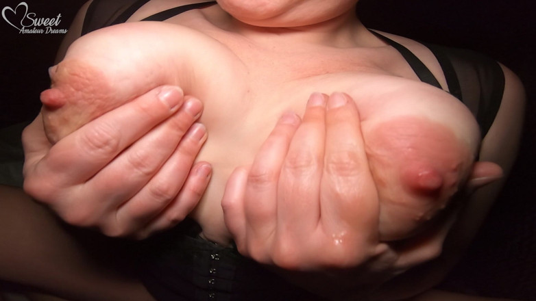 Sweet Amateur Dreams: MILF dengan buah dada besar bersusu dapat creampie