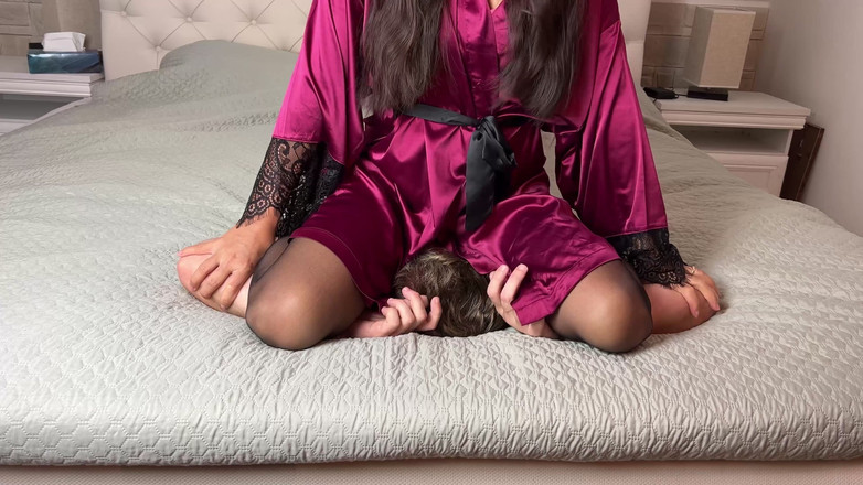 Mean Asian Wife: Panty mond gesnoerd op gezicht zitten in lingerie met slaan...