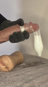 Sex virtual, cu un super Stick care nu se opreste sa ejaculeze.