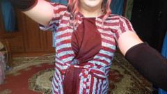 Kitty_Cross: Nádherná Femboy nosí jiskrové punčocháče Pod čirými šaty