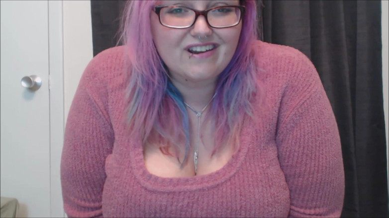 Sara Star: Sweater and strapon