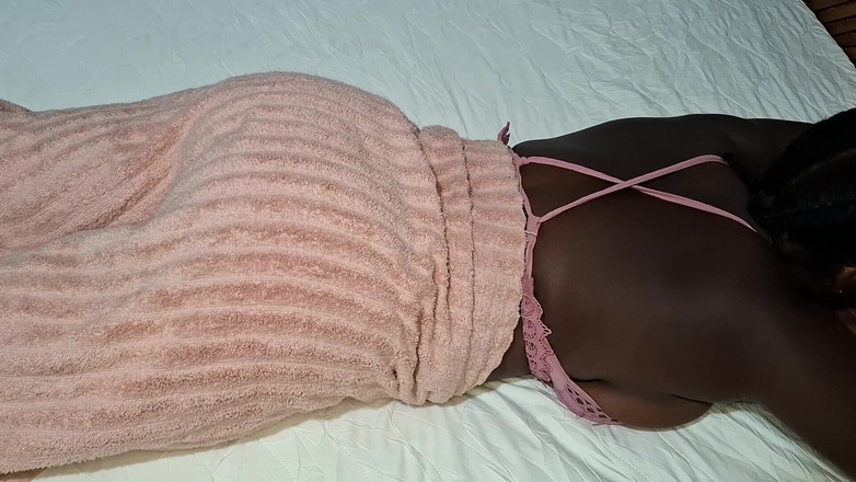 BMCs: 她要求被绑住并被狠操，直到她高潮并被弄湿