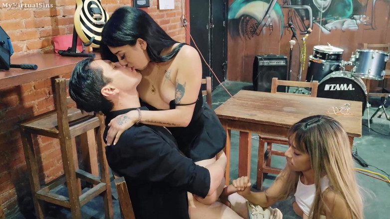 MyVirtualSins: Latina străine