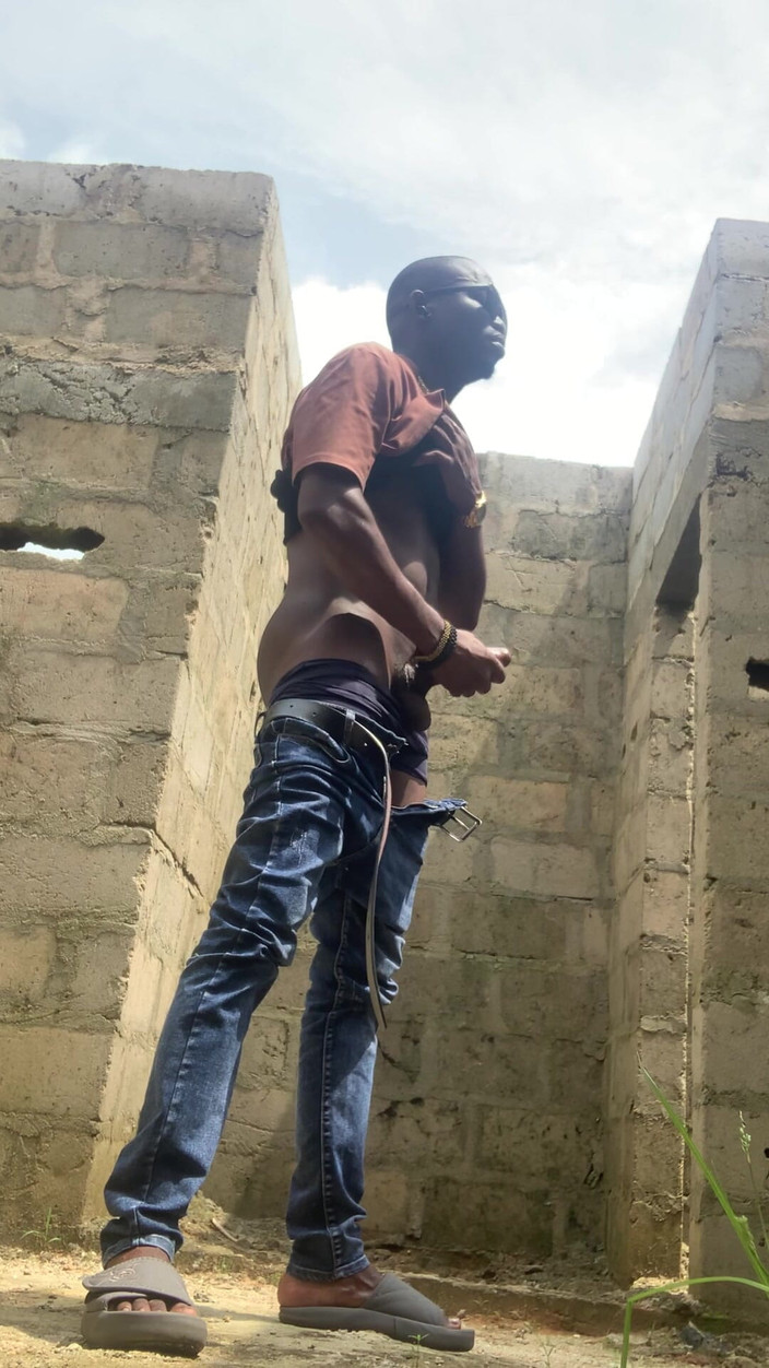 Dickass3x: Güneşin altında dayanılmaz bir binada hızlı