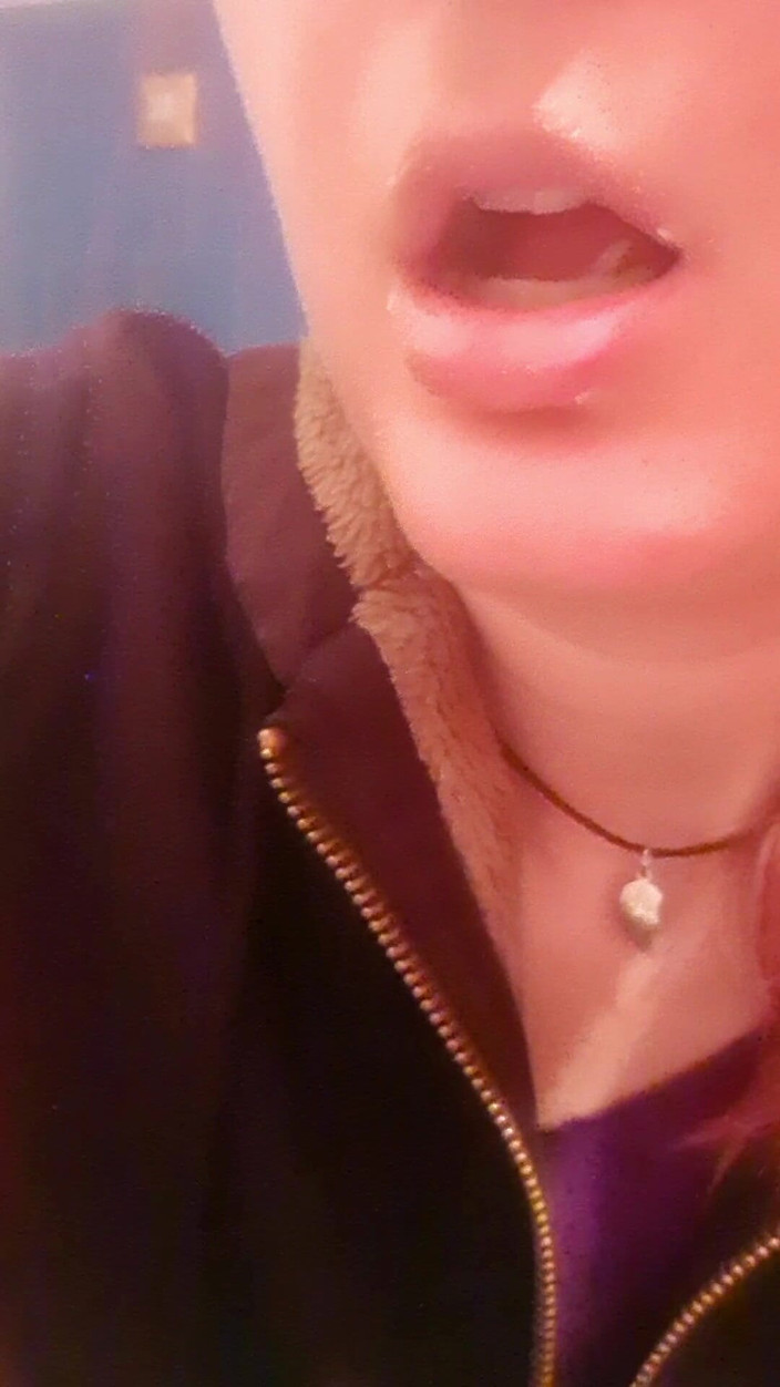 Ana Liz: Awek nakal menghisap kentang