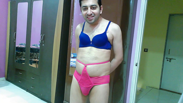 Cute & Nude Crossdresser: gulaabi-nile adhovastr men pyari aur seksi bahin krosadresar phemboy svit...