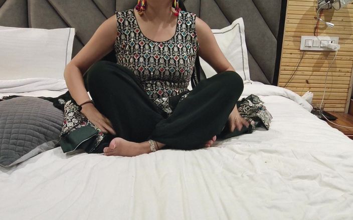 Saarabhabhi6: Chubby Big Ass Desi Bhabhi Maa Fucked by Harami Devar