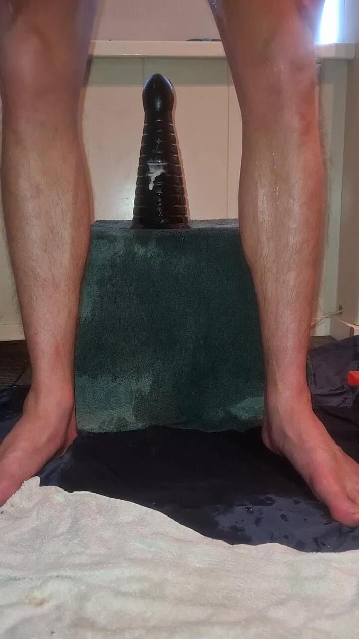 NoFace Twink X: Solo Gay Twink - Piramid Dildo Ride