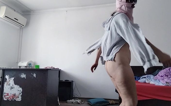 Amateur_MS: Sexy harig Latijns poesje naakt dansend. Harig brunette poesje, grote...