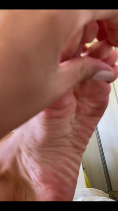 KiffaFeet: Dita bianche