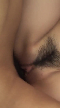 Ragazza giapponese viene scopata e piena di sperma in una gangbang sporca