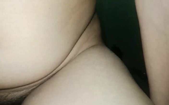 SHAKRATASNEEM: Chica india romántica follando con hermanastro