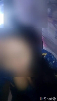 Imagens amadoras de uma bela madrasta funcionária com um motorista de escritório em um armazém
