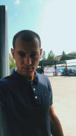 Merry Bell: 18letý chlapec masturbuje na veřejnosti a ukazuje svůj zadek v...