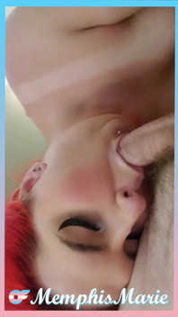 Transsexual chupa pau e se masturba com varinha enquanto recebe gozada interna em pêlo