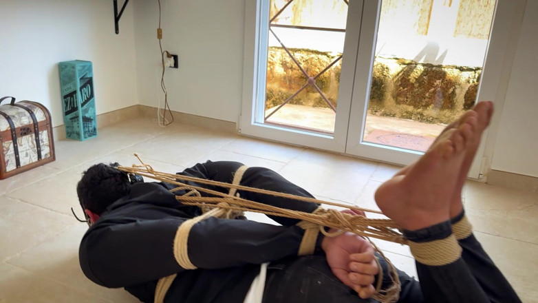 Latina Fetish: Latina najde každé lechtající místo na svém sub, zatímco je...