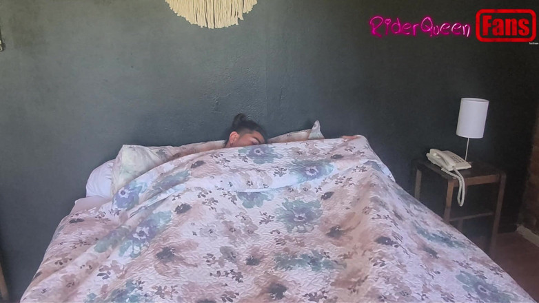 Riderqueen: Videos for Fans, Stepmother in My Bed
