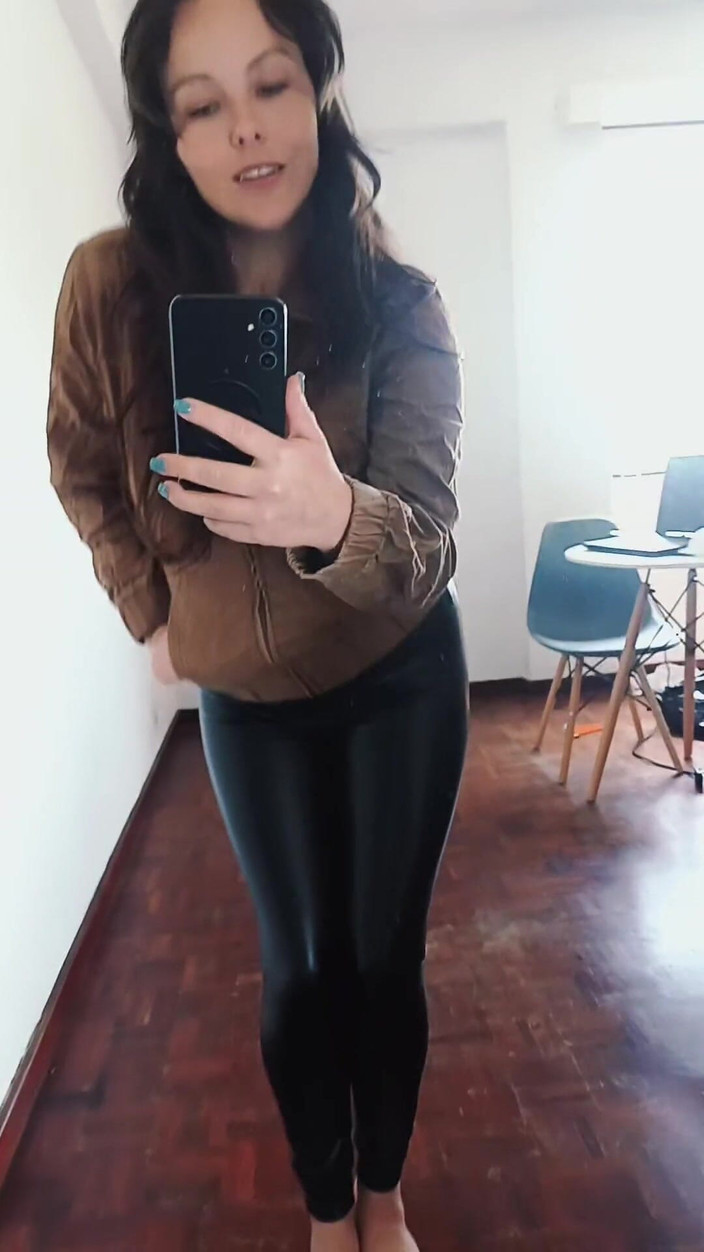 Kinky Lyrical: 가죽 바지와 스틸레토