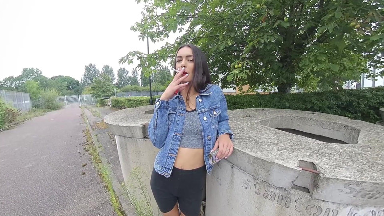 VR smokers HD-2D Videos Only: Kim Model - Interview